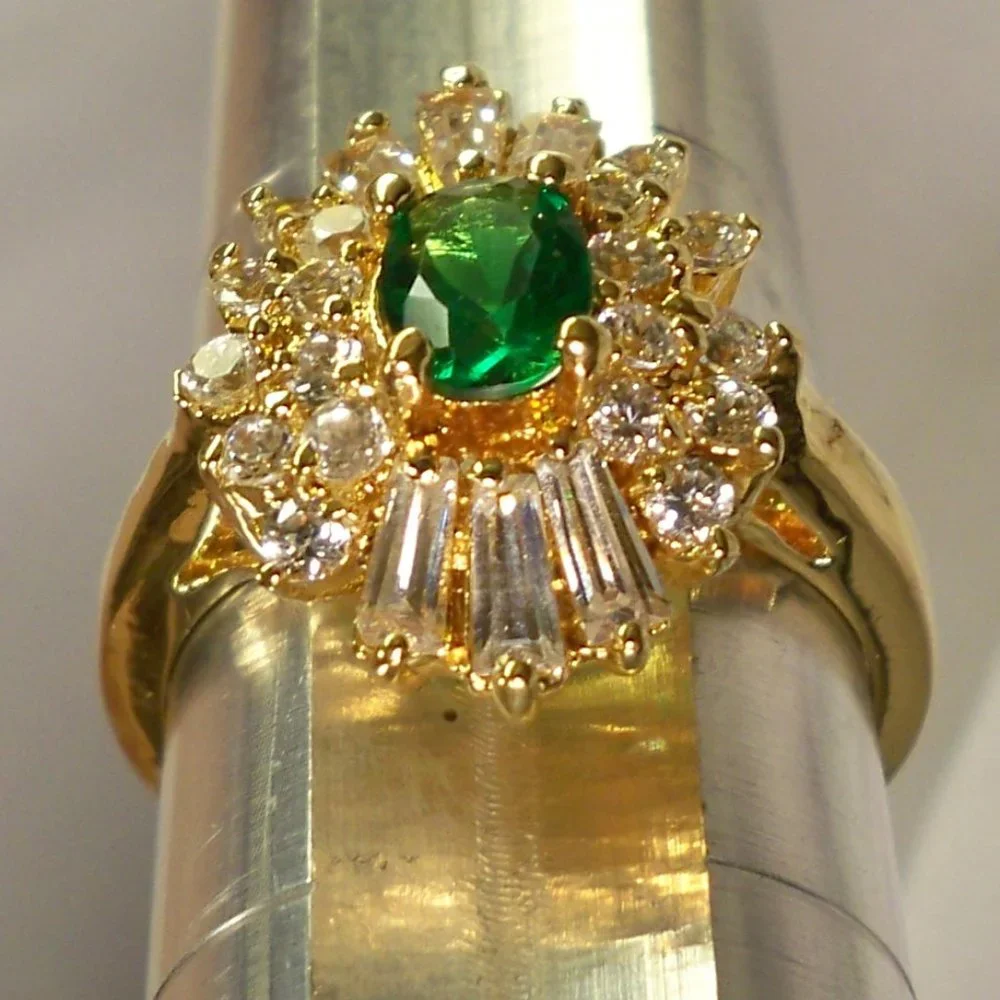 NEW Emerald Green Oval Cute Cubic Zirconias Gold P Ring